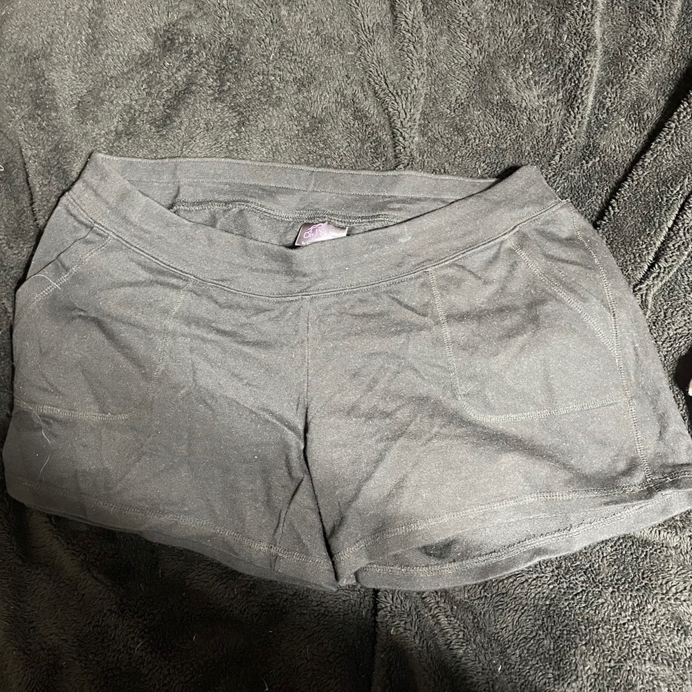 🤰Black cotton under belly shorts w/pockets
